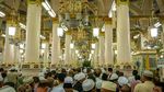 Mengunjungi Makam Nabi Muhammad dan Taman Surga di Masjid Nabawi