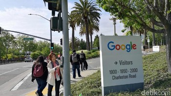 Budaya tertib dijunjung. Untuk menyebrang tidak bisa sembarangan. Kalian harus memakai tempat penyebrangan yang biasanya ada di lampu lalu lintas. (Foto: detikINET/Agus Tri Haryanto)