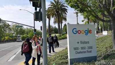 Ngabuburit di Markasnya Mbah Google