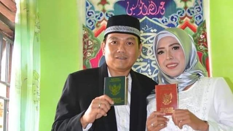 Kisah Cinta Sepasang Mualaf Sampai ke Pelaminan Kisah Cinta Sepasang Mualaf Sampai ke Pelaminan