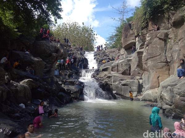 Potret Surga Alami Di Pinggir Kota Dompu 