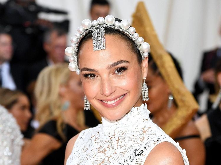 Gal Gadot, Harry Styles, Katy Perry hingga Luna Maya