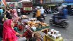 Serunya Berburu Takjil di Sungai Bambu Jakut