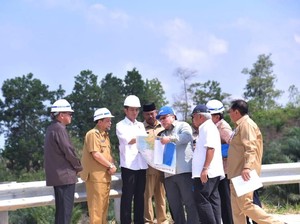 Susuri Bukit Soeharto, Jokowi Cek Kelaikan Kaltim Jadi Calon Ibu Kota RI