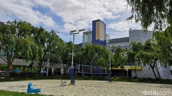 Tak seperti perusahaan kebanyakan, markas Google mengusung konsep seperti kampus, bukan berbentuk gedung menjulang tinggi. Tiap divisinya terbagi di setiap bangunan. (Foto: detikINET/Agus Tri Haryanto)