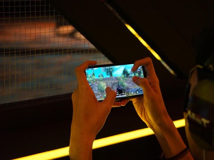 Game smartphone