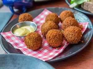 Menu Buka Puasa Enak Camilan Belanda, Bitterballen Hingga Kroket