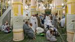 Mengunjungi Makam Nabi Muhammad dan Taman Surga di Masjid Nabawi
