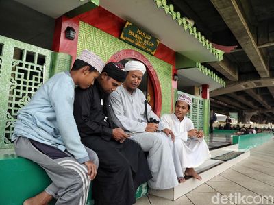 Potret Masjid dengan Nuansa Tionghoa di Indonesia