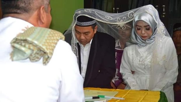 Kisah Cinta Sepasang Mualaf Sampai ke Pelaminan