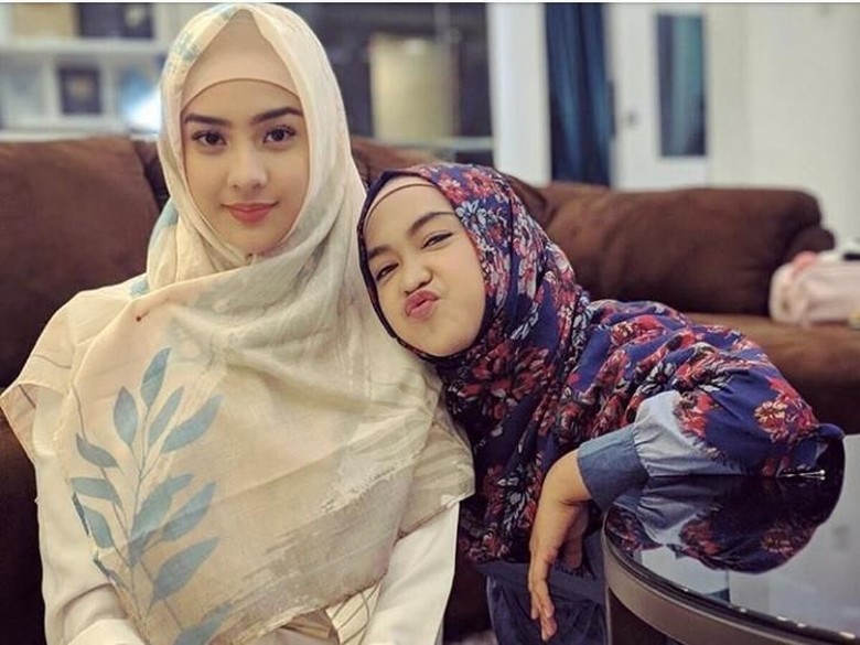 Pakai Hijab, Anya Geraldine Dijamin Bikin Kagum Pakai Hijab, Anya Geraldine Dijamin Bikin Kagum