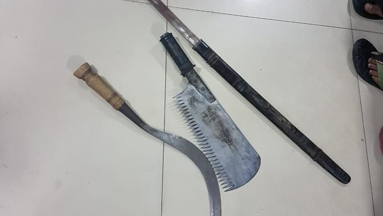Polisi Tangkap 7 Anggota Gengster Konvoi Bawa Senjata Tajam di Cakung Polisi Tangkap 7 Anggota Gengster Konvoi Bawa Senjata Tajam di Cakung