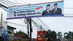 Spanduk Klaim Kemenangan Prabowo-Sandi Muncul di Bintara Jaya Bekasi