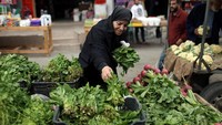 Sejumlah pedagang yang menjual berbagai makanan untuk berbuka puasa pun mulai menjamur di sejumlah tempat di Jalur Gaza. Ibraheem Abu Mustafa/Reuters.