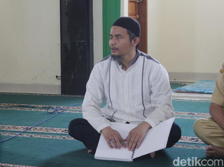Ustaz Aep, Disabilitas Netra yang Cetak Ratusan Hafiz di Cimahi Ustaz Aep, Disabilitas Netra yang Cetak Ratusan Hafiz di Cimahi