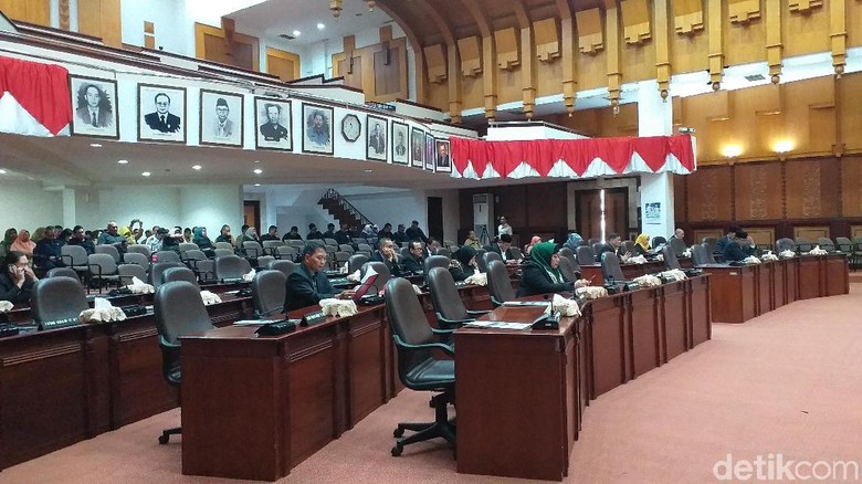 80 Kursi Kantor Surabaya Kota Sby Jawa Timur Gratis Terbaik