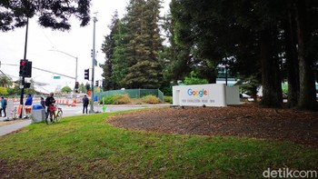 Maka jangan heran, Googleplex, begitu sebutan kantor pusat Google ini, luasnya mencapai 190.000 meter persegi. (Foto: detikINET/Agus Tri Haryanto)