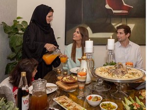 Kalau Blind Date Sudah Biasa, Ini Blind Iftar yang Seru