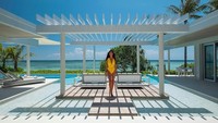Menginap di sana, traveler akan disuguhkan seisi pulau beserta akomodasi mewah di dalamnya. Tak heran, kalau biaya menginap per malamnya adalah USD 100.000 atau setara dengan Rp 1,4 miliar (Banwa Private Island)