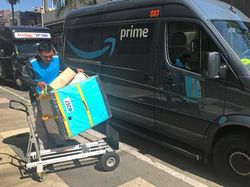 Ancaman Robot di Gudang Toko Online Terbesar Dunia