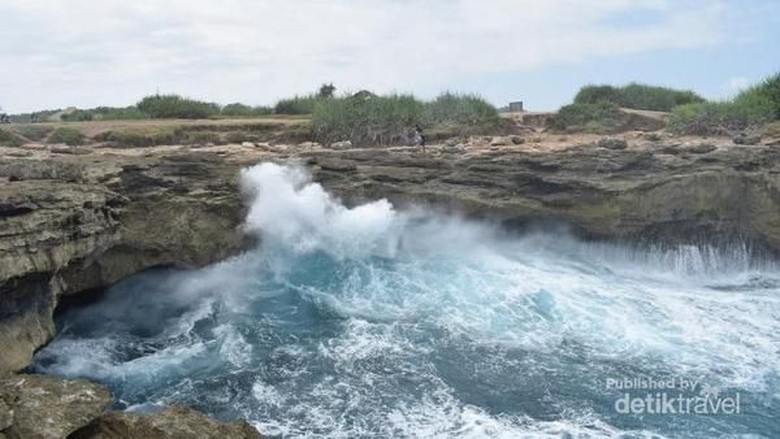 Objek wisata Devils Tear di dream Beach, Kecamatan Nusa Penida (Windy Adryana/dTraveler) Objek wisata Devils Tear di dream Beach, Kecamatan Nusa Penida (Windy Adryana/dTraveler)