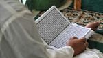 Potret Aktivitas Umat Muslim di Masjid Kolong Tol Babah Alun
