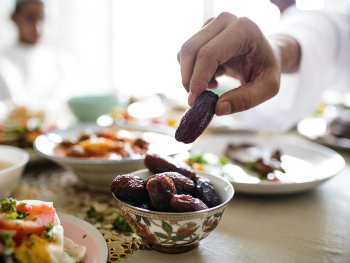 Middle Eastern Suhoor or Iftar meal