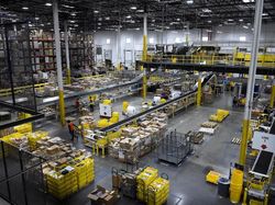 Ancaman Robot di Gudang Toko Online Terbesar Dunia