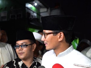 Soal Petisi Tolak Perpanjangan Izin FPI, Sandiaga Lempar ke Masyarakat