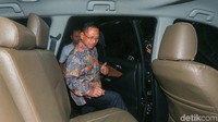Dia mengaku hanya ditanyai penyidik terkait posisinya selaku Direktur Humas Capital Management. Ia mengatakan sudah menjelaskan semua yang diketahuinya terkait proyek PLTU Riau-1 ke penyidik.