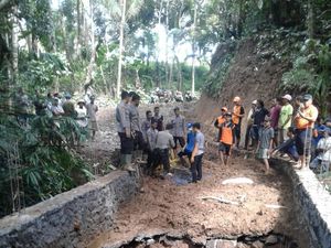 Jembatan di Tabanan Bali Ambrol, 1 Petani Tewas Tertimbun