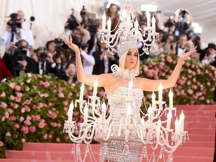 Mirip Kartun Disney Gaya Katy Perry di  MET  Gala  2019  Jadi 