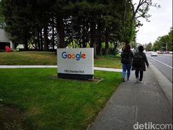 Ngabuburit di Markasnya Mbah Google