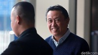 Saat ditemui awak media Ahmadi mengatakan dirinya tak mengerti proses pembahasan anggaran e-KTP yang menurutnya dilakukan sebelum dirinya menjadi Ketua Badan Anggaran DPR.