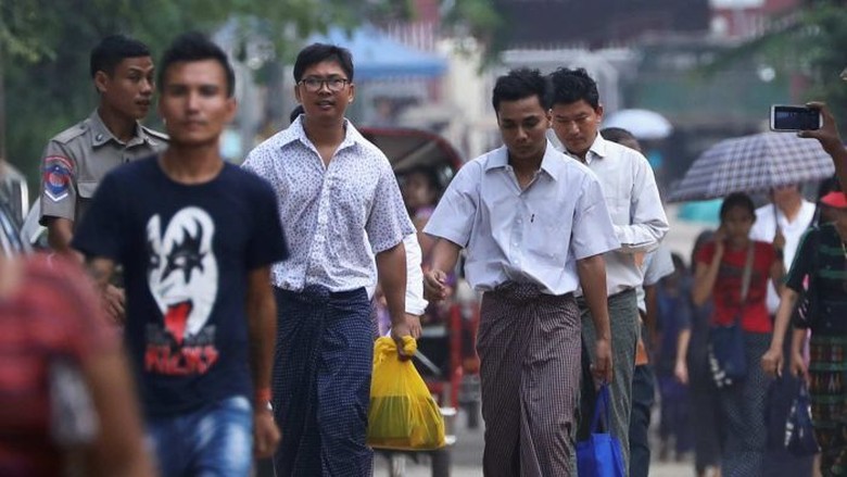 Wartawan Reuters di Myanmar Dibebaskan Setelah Ditahan 500 Hari Wartawan Reuters di Myanmar Dibebaskan Setelah Ditahan 500 Hari