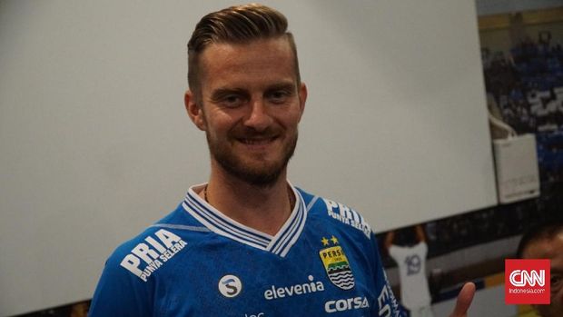 Rene Mihelic belum lama bergabung bersama Persib, namun merasa betah. (