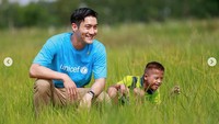 Bintang My Fellow Citizens itu kerap mengunggah momen-momen dirinya bersama anak-anak di seluruh dunia. Dok. Instagram/siwonchoi