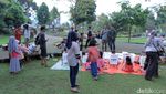 Asyiknya Anak-anak SD Ngabuburit dengan Melukis