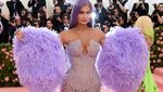Tiru Kylie Jenner, Artis Ini Hampir Umbar Seluruh Tubuhnya