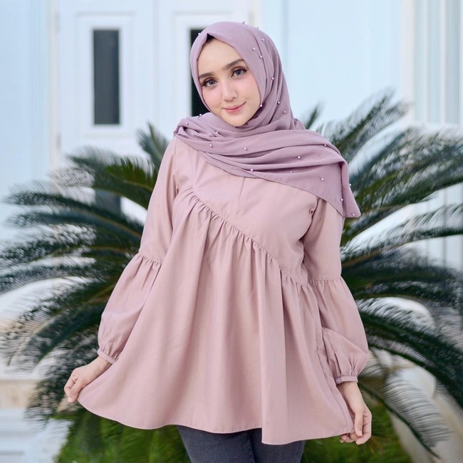 Starifah Mariah Algiptiah atau populer dengan nama Agip Alaydrus juga masuk ke dalam deretan selebgram berhijab asal Aceh yang punya banyak fans di media sosial. Ia memiliki 388 ribu followers di Instagram. Foto: Instagram