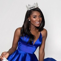 Miss America 2019 Nia Imani Franklin adalah sarjana musik dari East Carolina University. Memiliki suara indah, Nia kemudian melanjutkan pendidikan ke University of North Carolina School of the Arts (UNCSA dan lulus dengan gelar master di bidang musik. Foto: Instagram