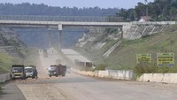 Pembangunan ruas tol Cisumdawu (Cileunyi-Sumedang-Dawuan) terus dikebut pengerjaannya. Rencananya ruas jalan Tol Cisumdawu dari Rancakalong hingga terowongan kembar akan difungsikan satu jalur untuk arus mudik 2019.