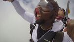 Potret Lucu Skydiving yang Bikin Ngakak