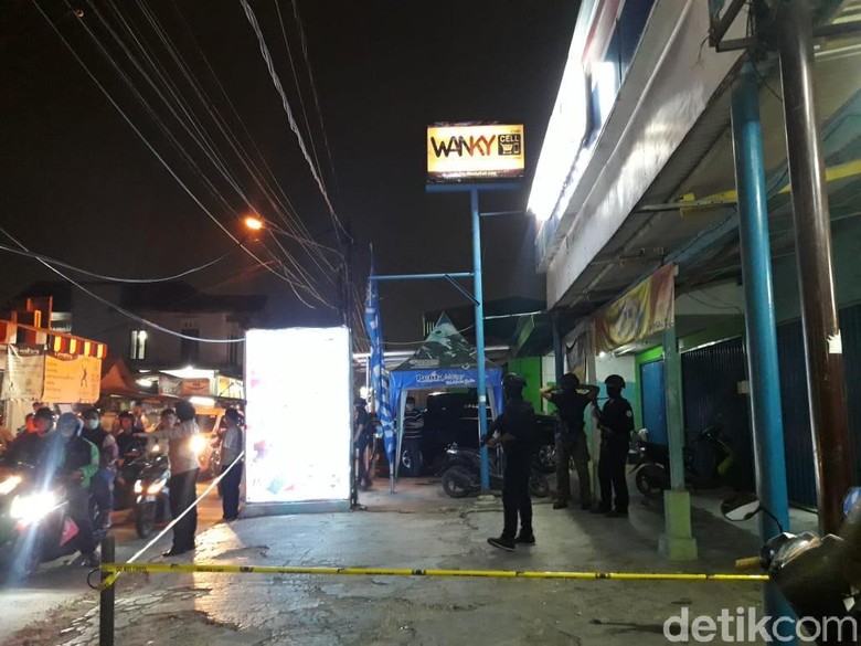 Cerita Ketua RT soal Penemuan Bahan Peledak di Toko HP di Bekasi Cerita Ketua RT soal Penemuan Bahan Peledak di Toko HP di Bekasi