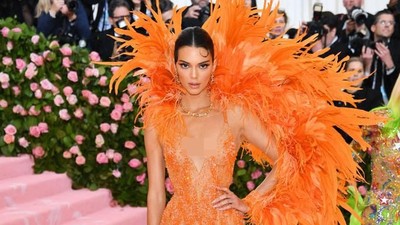 14 Merek Parfum Terkenal yang Dipakai Artis Setiap Harinya