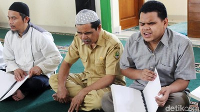 Semangat Santri Disabilitas Netra Hafalkan Alquran di Cimahi