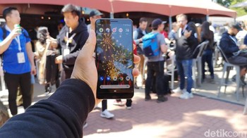 Google justru membawa jack audio 3,5mm di Pixel 3a dan 3a XL. Berbeda dari saudara tuanya, Pixel 3, yang tidak ada jack audio. Foto: Agus Tri Haryanto/inet