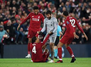 Bek Liverpool Bagus-Bagus, tapi Van Dijk Paling Spesial