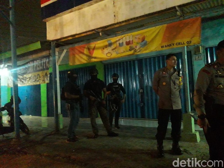 Besok Polisi Olah TKP Toko HP di Bekasi yang Simpan Bom Pipa Besok Polisi Olah TKP Toko HP di Bekasi yang Simpan Bom Pipa