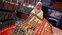 Dhawa Fest 2019 sendiri digelar oleh persatuan Dharma Wanita Kementerian Keuangan, dengan tema Persembahan Elok Nusantara.